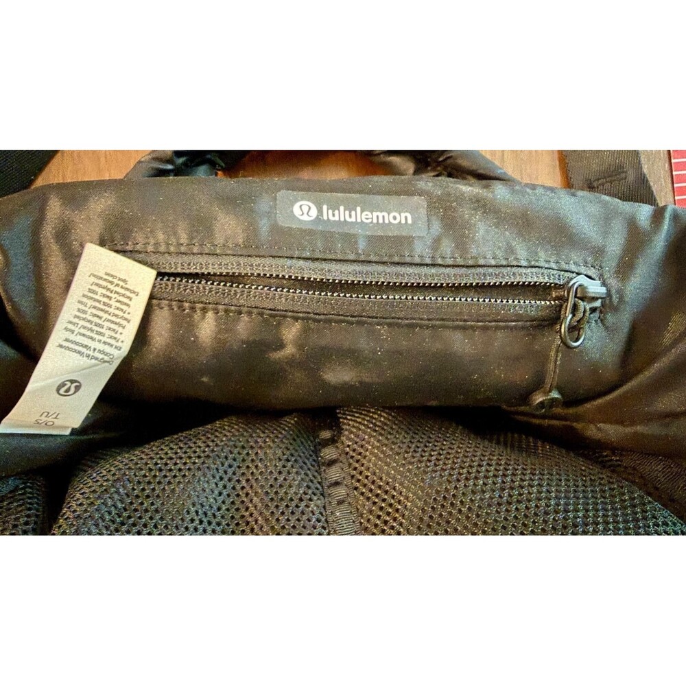 Lululemon Black Quilted Crossbody Bag Detachable Strap Top Handle Zip Silver - Picture 5 of 7